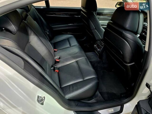 Белый БМВ 7 Серия, объемом двигателя 3 л и пробегом 240 тыс. км за 26555 $, фото 81 на Automoto.ua