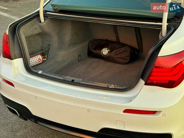 Белый БМВ 7 Серия, объемом двигателя 2.98 л и пробегом 190 тыс. км за 17500 $, фото 17 на Automoto.ua