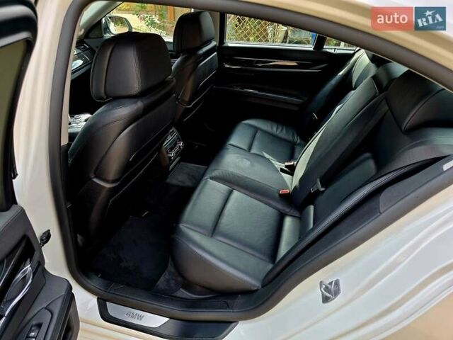 Белый БМВ 7 Серия, объемом двигателя 3 л и пробегом 240 тыс. км за 26555 $, фото 60 на Automoto.ua