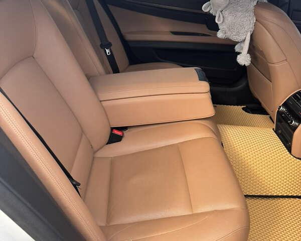 Білий БМВ 7 Серія, об'ємом двигуна 2.98 л та пробігом 172 тис. км за 17500 $, фото 20 на Automoto.ua