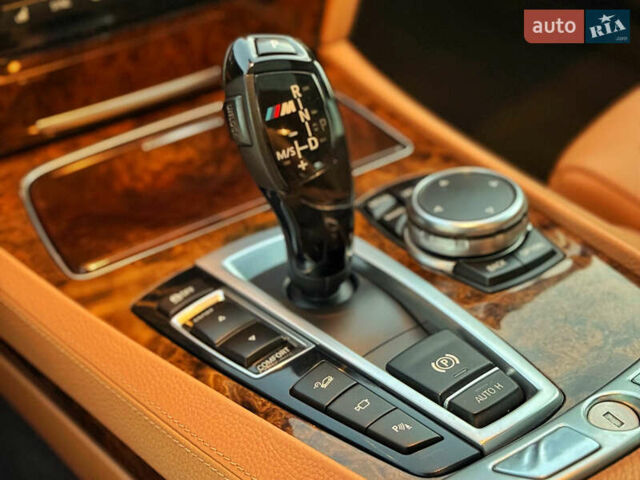 Білий БМВ 7 Серія, об'ємом двигуна 3 л та пробігом 190 тис. км за 24000 $, фото 26 на Automoto.ua