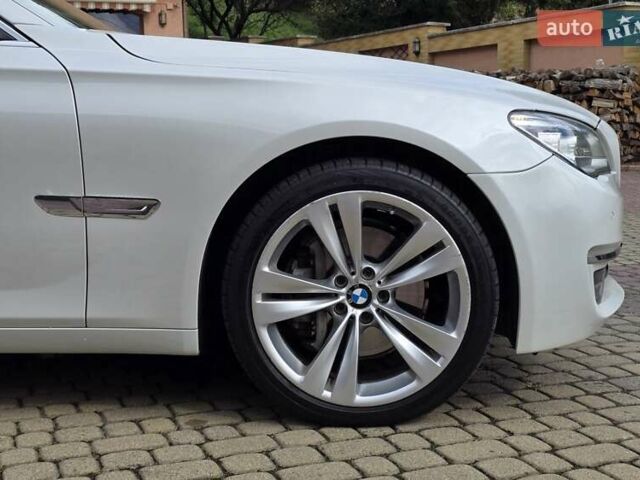 Белый БМВ 7 Серия, объемом двигателя 3 л и пробегом 240 тыс. км за 26555 $, фото 29 на Automoto.ua