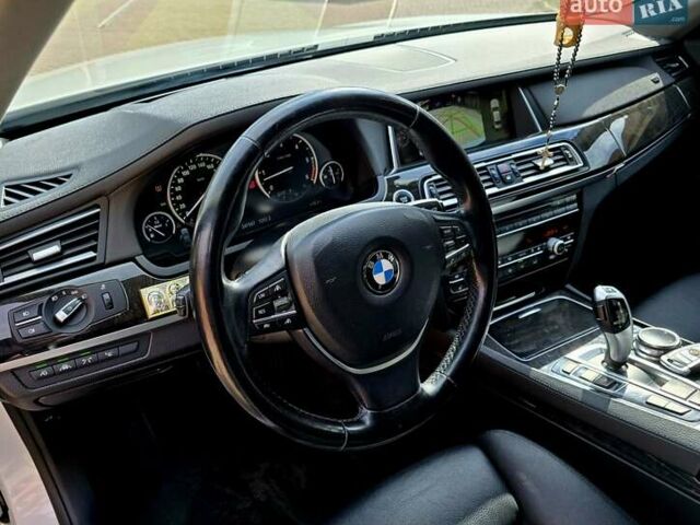 Белый БМВ 7 Серия, объемом двигателя 3 л и пробегом 240 тыс. км за 26555 $, фото 10 на Automoto.ua