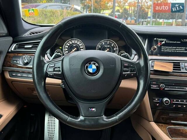 БМВ 7 Серия 2014 в Киеве на Automoto.ua Белый БМВ 7 Серия, объемом двигателя 2.98 л и пробегом 193 тыс. км за 22990 $, фото 29 на Automoto.ua