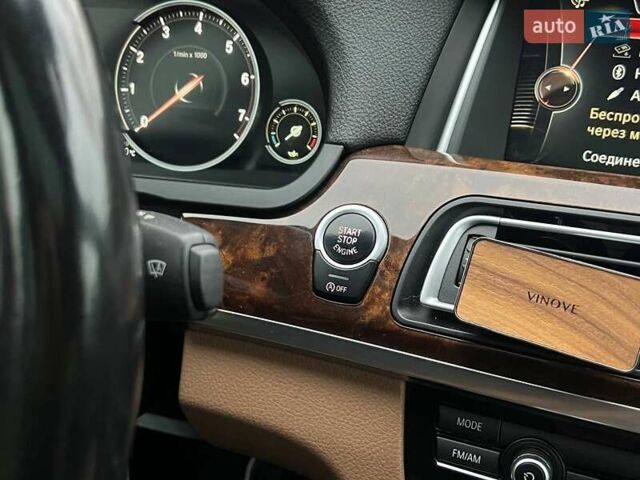 БМВ 7 Серия 2014 в Киеве на Automoto.ua Белый БМВ 7 Серия, объемом двигателя 2.98 л и пробегом 193 тыс. км за 22990 $, фото 30 на Automoto.ua