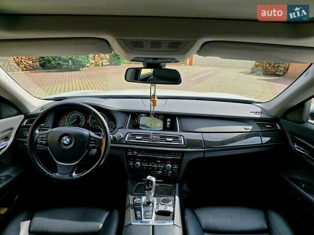 Белый БМВ 7 Серия, объемом двигателя 3 л и пробегом 240 тыс. км за 26555 $, фото 18 на Automoto.ua