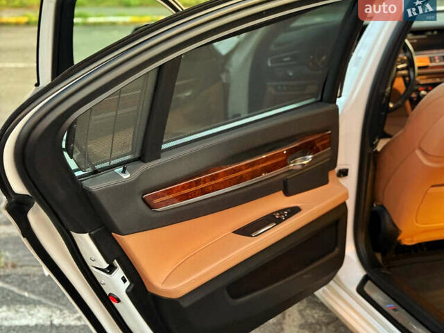 Белый БМВ 7 Серия, объемом двигателя 2.98 л и пробегом 190 тыс. км за 17500 $, фото 25 на Automoto.ua