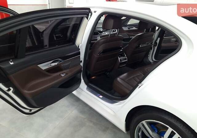 Белый БМВ 7 Серия, объемом двигателя 2.98 л и пробегом 156 тыс. км за 23500 $, фото 8 на Automoto.ua