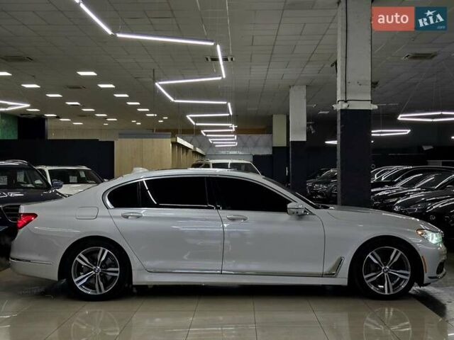 Белый БМВ 7 Серия, объемом двигателя 3 л и пробегом 161 тыс. км за 29979 $, фото 11 на Automoto.ua