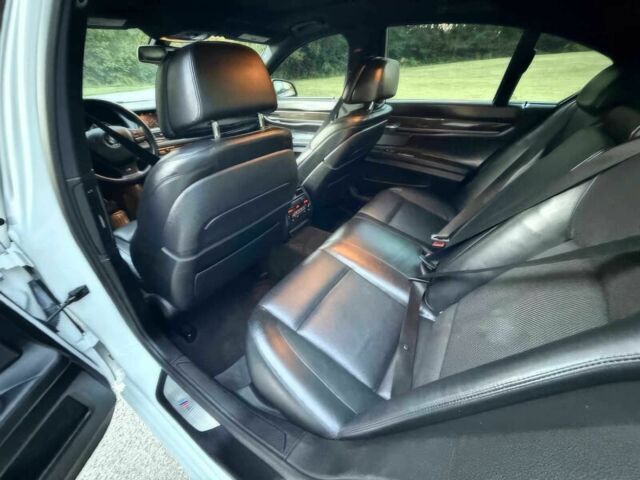 Белый БМВ 7 Серия, объемом двигателя 4.4 л и пробегом 70 тыс. км за 6800 $, фото 9 на Automoto.ua