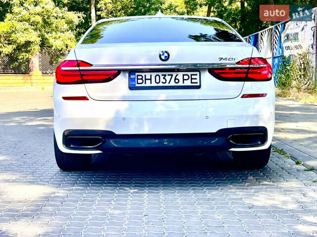 Белый БМВ 7 Серия, объемом двигателя 3 л и пробегом 158 тыс. км за 31500 $, фото 1 на Automoto.ua