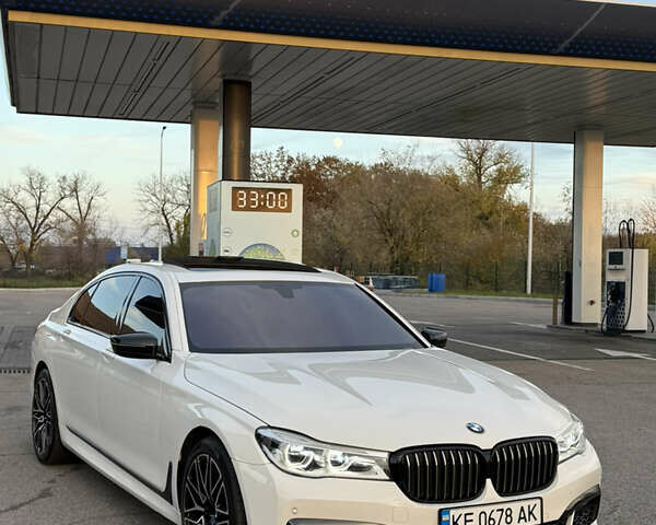 Белый БМВ 7 Серия, объемом двигателя 4.4 л и пробегом 126 тыс. км за 27777 $, фото 5 на Automoto.ua