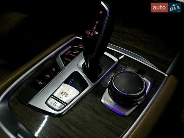 Белый БМВ 7 Серия, объемом двигателя 3 л и пробегом 161 тыс. км за 29979 $, фото 36 на Automoto.ua