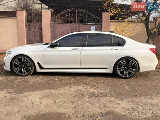 Белый БМВ 7 Серия, объемом двигателя 4.39 л и пробегом 180 тыс. км за 32500 $, фото 1 на Automoto.ua