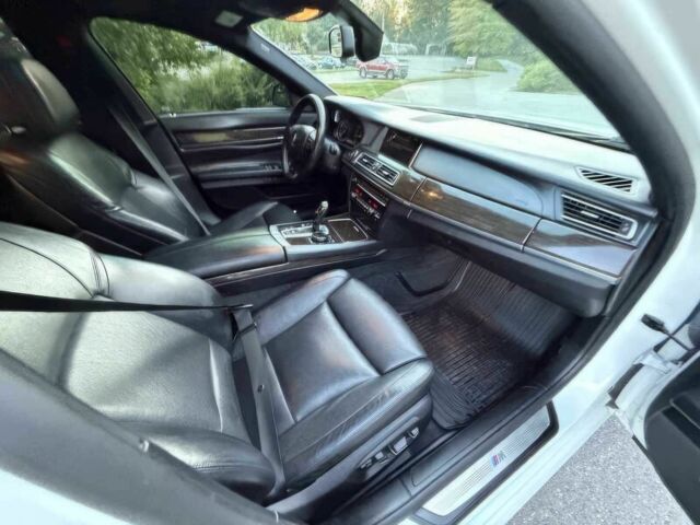 Белый БМВ 7 Серия, объемом двигателя 4.4 л и пробегом 70 тыс. км за 6800 $, фото 6 на Automoto.ua