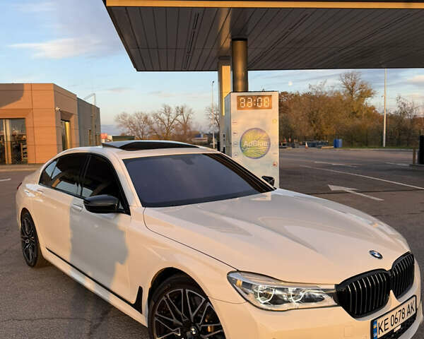 Белый БМВ 7 Серия, объемом двигателя 4.4 л и пробегом 126 тыс. км за 27777 $, фото 18 на Automoto.ua