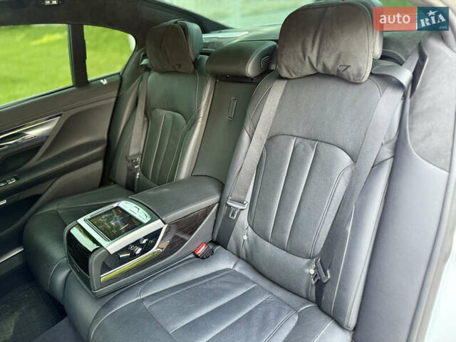 Белый БМВ 7 Серия, объемом двигателя 4.4 л и пробегом 110 тыс. км за 35500 $, фото 20 на Automoto.ua