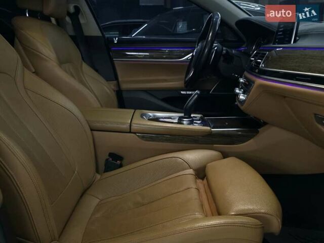 Белый БМВ 7 Серия, объемом двигателя 3 л и пробегом 161 тыс. км за 29979 $, фото 32 на Automoto.ua