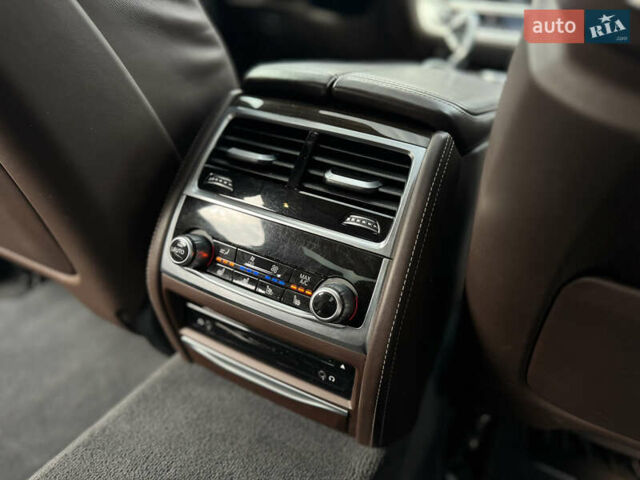 Белый БМВ 7 Серия, объемом двигателя 2.99 л и пробегом 124 тыс. км за 45000 $, фото 12 на Automoto.ua