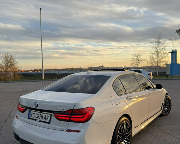 Белый БМВ 7 Серия, объемом двигателя 4.4 л и пробегом 126 тыс. км за 27777 $, фото 14 на Automoto.ua