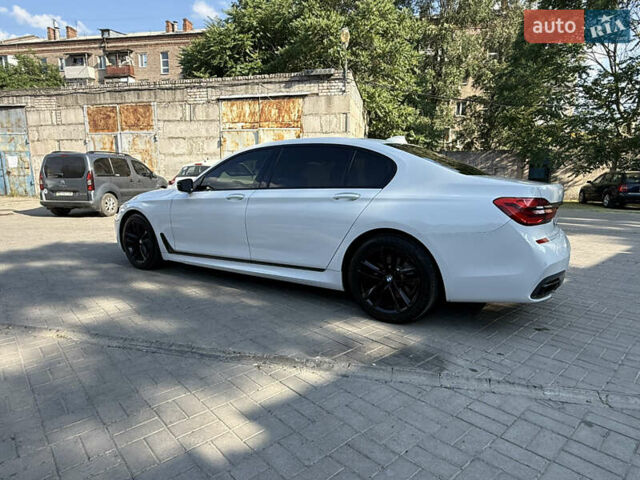 Белый БМВ 7 Серия, объемом двигателя 4.39 л и пробегом 120 тыс. км за 25500 $, фото 15 на Automoto.ua