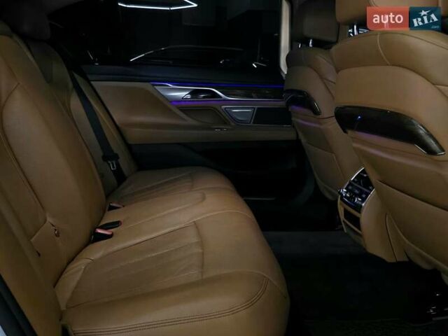 Белый БМВ 7 Серия, объемом двигателя 3 л и пробегом 161 тыс. км за 29979 $, фото 30 на Automoto.ua