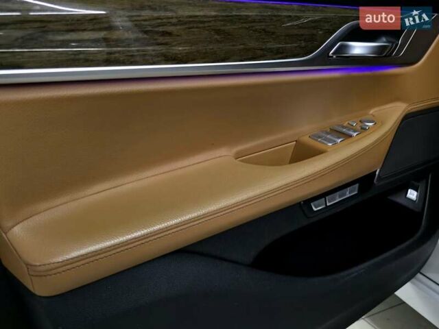 Белый БМВ 7 Серия, объемом двигателя 3 л и пробегом 161 тыс. км за 29979 $, фото 17 на Automoto.ua