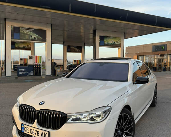 Белый БМВ 7 Серия, объемом двигателя 4.4 л и пробегом 126 тыс. км за 27777 $, фото 10 на Automoto.ua