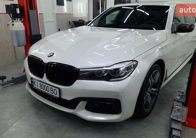 Белый БМВ 7 Серия, объемом двигателя 2.98 л и пробегом 156 тыс. км за 23500 $, фото 2 на Automoto.ua