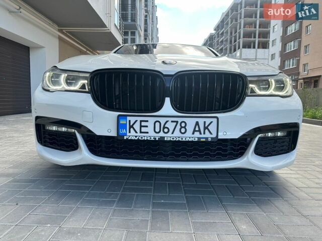 Белый БМВ 7 Серия, объемом двигателя 4.39 л и пробегом 150 тыс. км за 27000 $, фото 2 на Automoto.ua