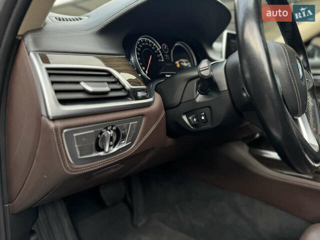 Белый БМВ 7 Серия, объемом двигателя 2.99 л и пробегом 124 тыс. км за 45000 $, фото 33 на Automoto.ua