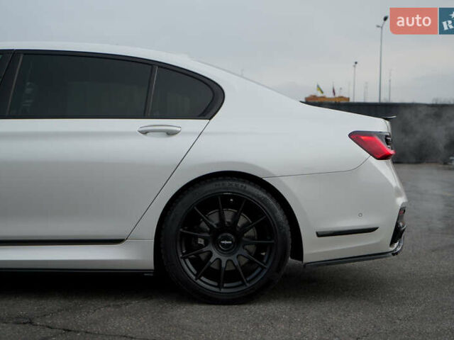 Белый БМВ 7 Серия, объемом двигателя 4.39 л и пробегом 165 тыс. км за 27000 $, фото 7 на Automoto.ua