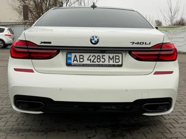 Белый БМВ 7 Серия, объемом двигателя 3 л и пробегом 122 тыс. км за 29500 $, фото 1 на Automoto.ua