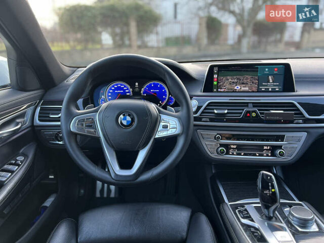 Белый БМВ 7 Серия, объемом двигателя 2.99 л и пробегом 200 тыс. км за 35000 $, фото 38 на Automoto.ua