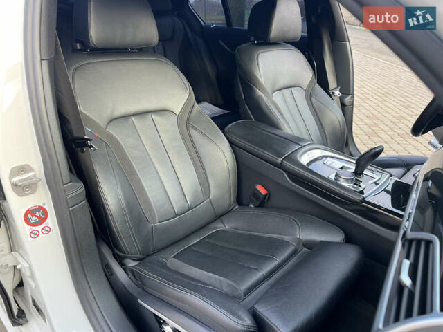 Белый БМВ 7 Серия, объемом двигателя 2.99 л и пробегом 200 тыс. км за 35000 $, фото 48 на Automoto.ua