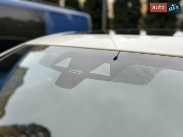 Белый БМВ 7 Серия, объемом двигателя 2.99 л и пробегом 200 тыс. км за 35000 $, фото 80 на Automoto.ua