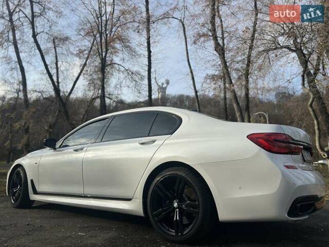 Белый БМВ 7 Серия, объемом двигателя 4.39 л и пробегом 134 тыс. км за 34844 $, фото 28 на Automoto.ua
