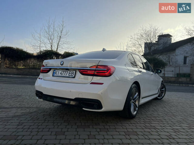 Белый БМВ 7 Серия, объемом двигателя 2.99 л и пробегом 200 тыс. км за 35000 $, фото 12 на Automoto.ua