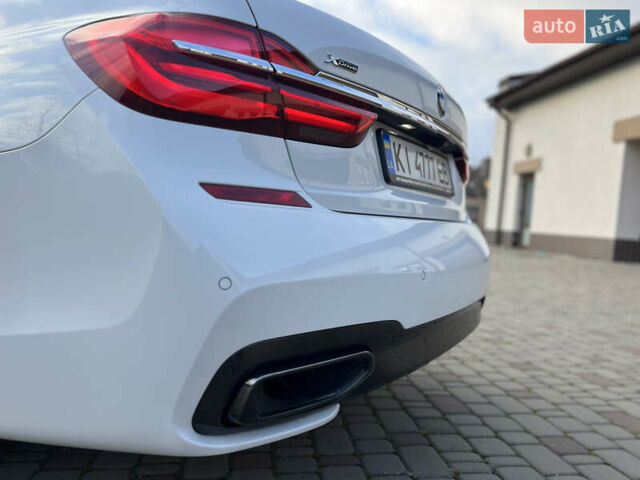 Белый БМВ 7 Серия, объемом двигателя 2.99 л и пробегом 200 тыс. км за 35000 $, фото 10 на Automoto.ua