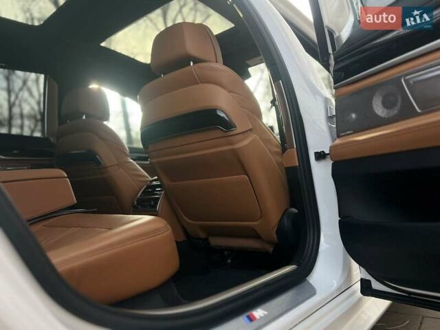 Белый БМВ 7 Серия, объемом двигателя 4.39 л и пробегом 134 тыс. км за 34844 $, фото 57 на Automoto.ua