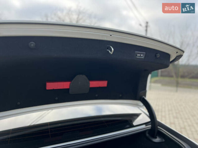 Белый БМВ 7 Серия, объемом двигателя 2.99 л и пробегом 200 тыс. км за 35000 $, фото 78 на Automoto.ua