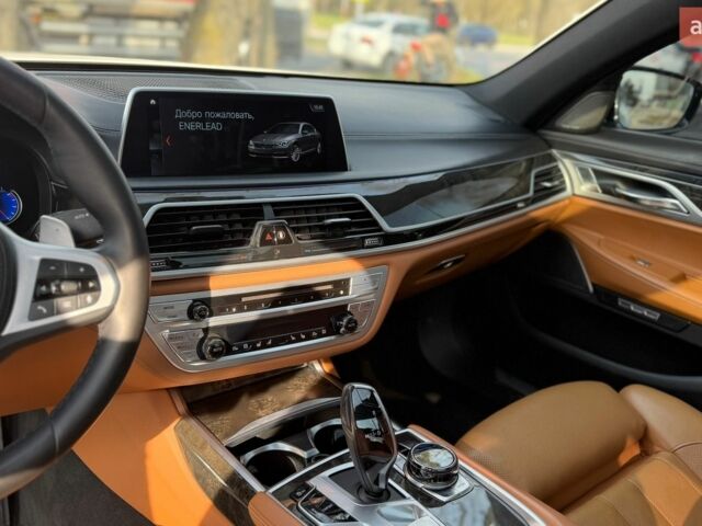 Білий БМВ 7 Серія, об'ємом двигуна 3 л та пробігом 120 тис. км за 32600 $, фото 5 на Automoto.ua