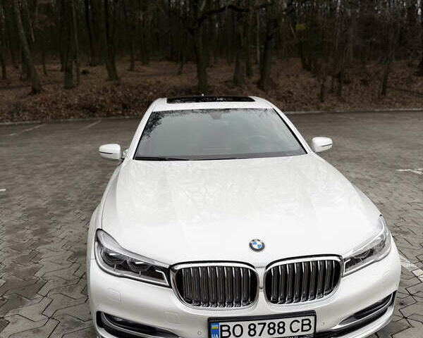 Белый БМВ 7 Серия, объемом двигателя 2.99 л и пробегом 176 тыс. км за 40000 $, фото 4 на Automoto.ua