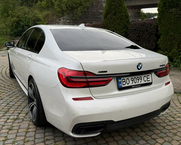 Белый БМВ 7 Серия, объемом двигателя 2.99 л и пробегом 200 тыс. км за 37000 $, фото 26 на Automoto.ua