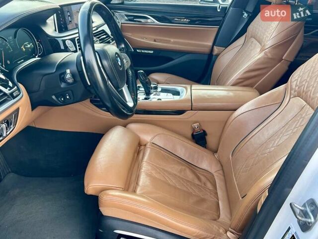 Белый БМВ 7 Серия, объемом двигателя 4.39 л и пробегом 130 тыс. км за 29888 $, фото 19 на Automoto.ua