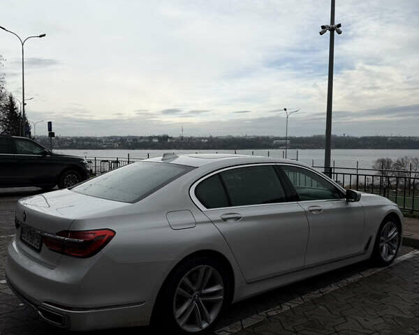 Белый БМВ 7 Серия, объемом двигателя 2.99 л и пробегом 176 тыс. км за 40000 $, фото 20 на Automoto.ua