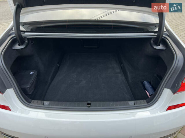 Белый БМВ 7 Серия, объемом двигателя 2.99 л и пробегом 200 тыс. км за 35000 $, фото 77 на Automoto.ua