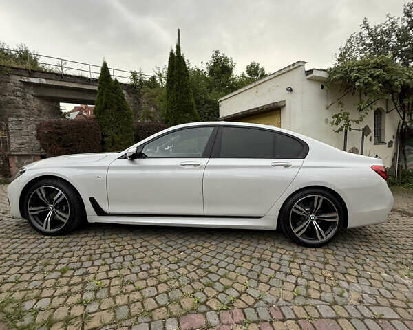 Белый БМВ 7 Серия, объемом двигателя 2.99 л и пробегом 200 тыс. км за 37000 $, фото 2 на Automoto.ua