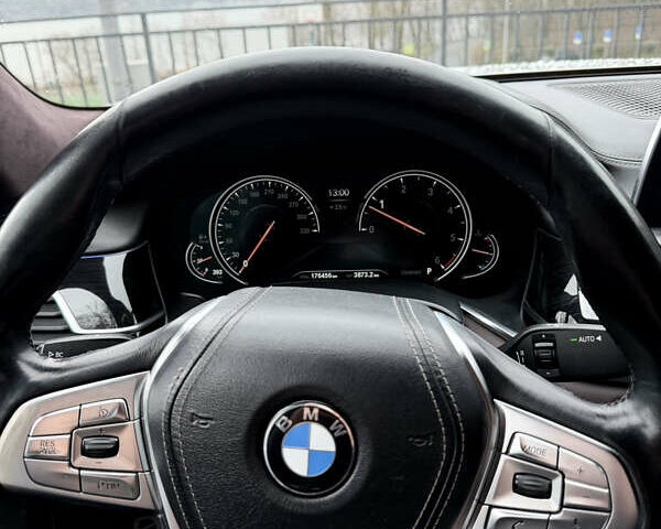 Белый БМВ 7 Серия, объемом двигателя 2.99 л и пробегом 176 тыс. км за 40000 $, фото 15 на Automoto.ua