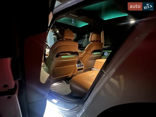 Белый БМВ 7 Серия, объемом двигателя 4.39 л и пробегом 134 тыс. км за 34844 $, фото 21 на Automoto.ua